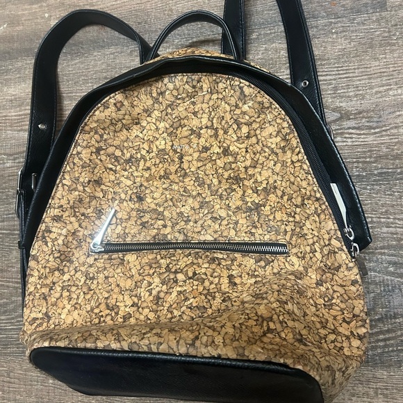 Matt & Nat Cork Textured Backpack in good used condition-lighter cork colour - Picture 4 of 11